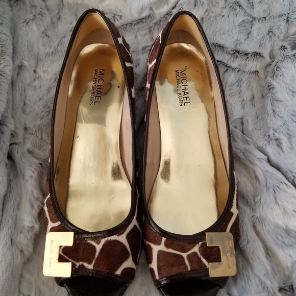 Michael Kors Beverly Demi Wedge Cow Hair Giraffe Print Peep Toe Slip-On Sz 9 - Picture 3 of 14